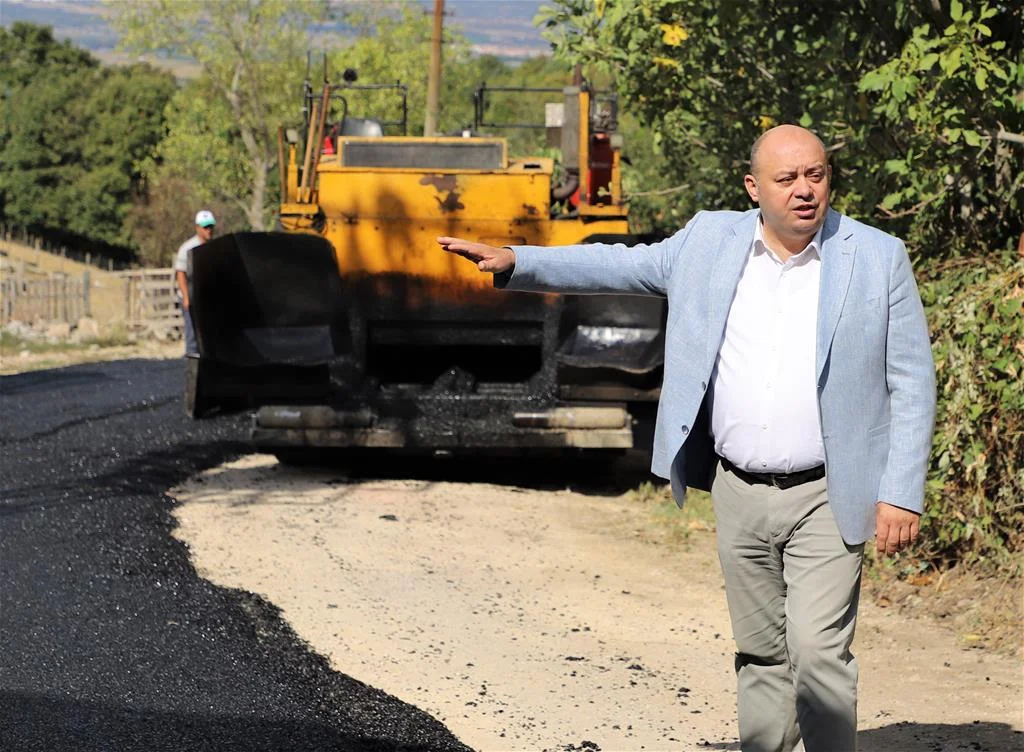 Asfalt Yol Yapım Çalışmalarımız..