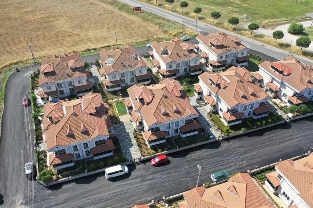 Asfalt Yol Yapım Çalışmalarımız..