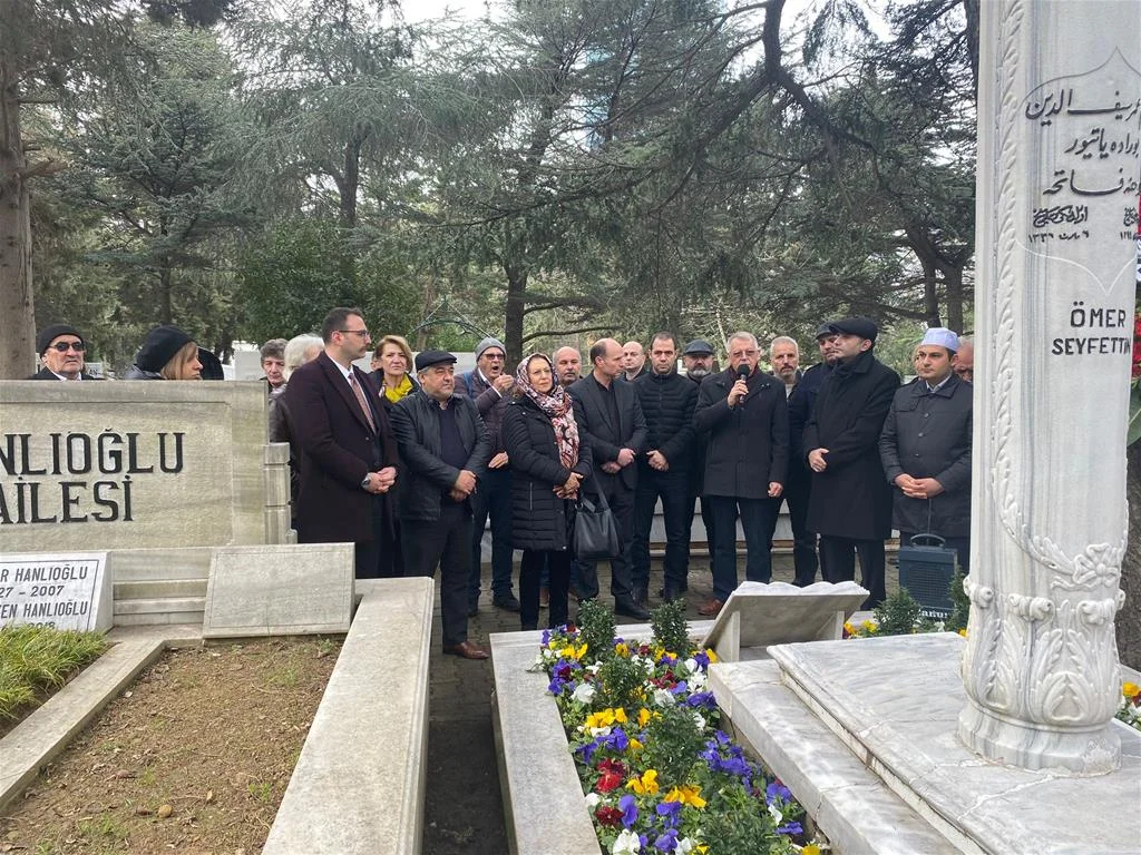 Dünyaca Ünlü Edebiyatçı Yazar Ömer Seyfettin