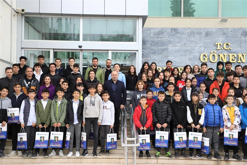 Gönen Belediyesinden Genç Sporculara Destek