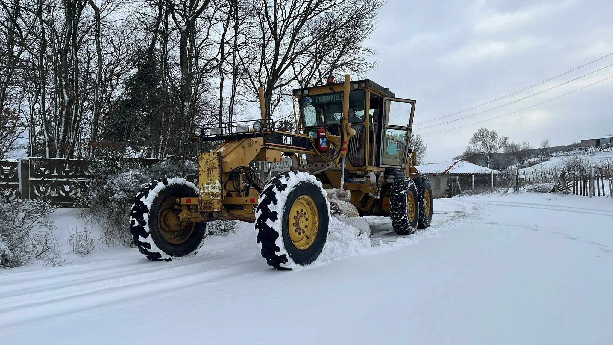 Gönen Belediyesinden Karla Mücadele Seferberliği