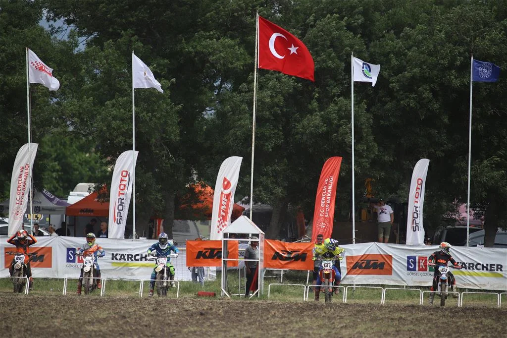 Motokros Heyecanı Gönen'de Yaşandı..
